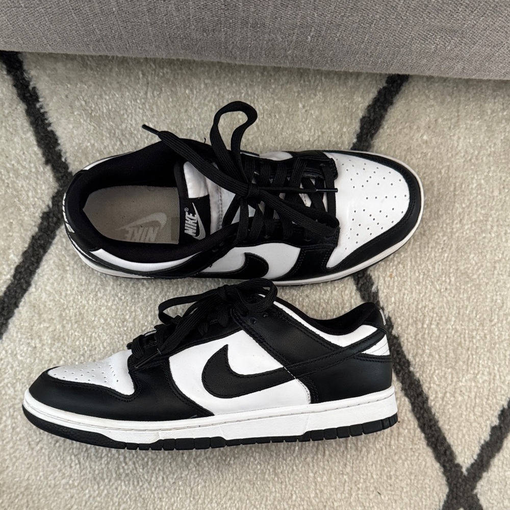 Nike Dunk Low Panda Sneakers